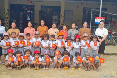 Thăm quan trường tiểu học của các bé 5 tuổi năm học 2021-2022