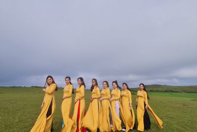 Lưu lại nét đẹp áo dài truyền thống trên thảo nguyên Bùi Hui.