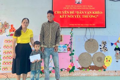CHI BỘ TRƯỜNG MẦM NON BA TRANG THỰC HIỆN CHUYÊN ĐỀ “ DÂN VẬN KHÉO – CHIA SẼ YÊU THƯƠNG”